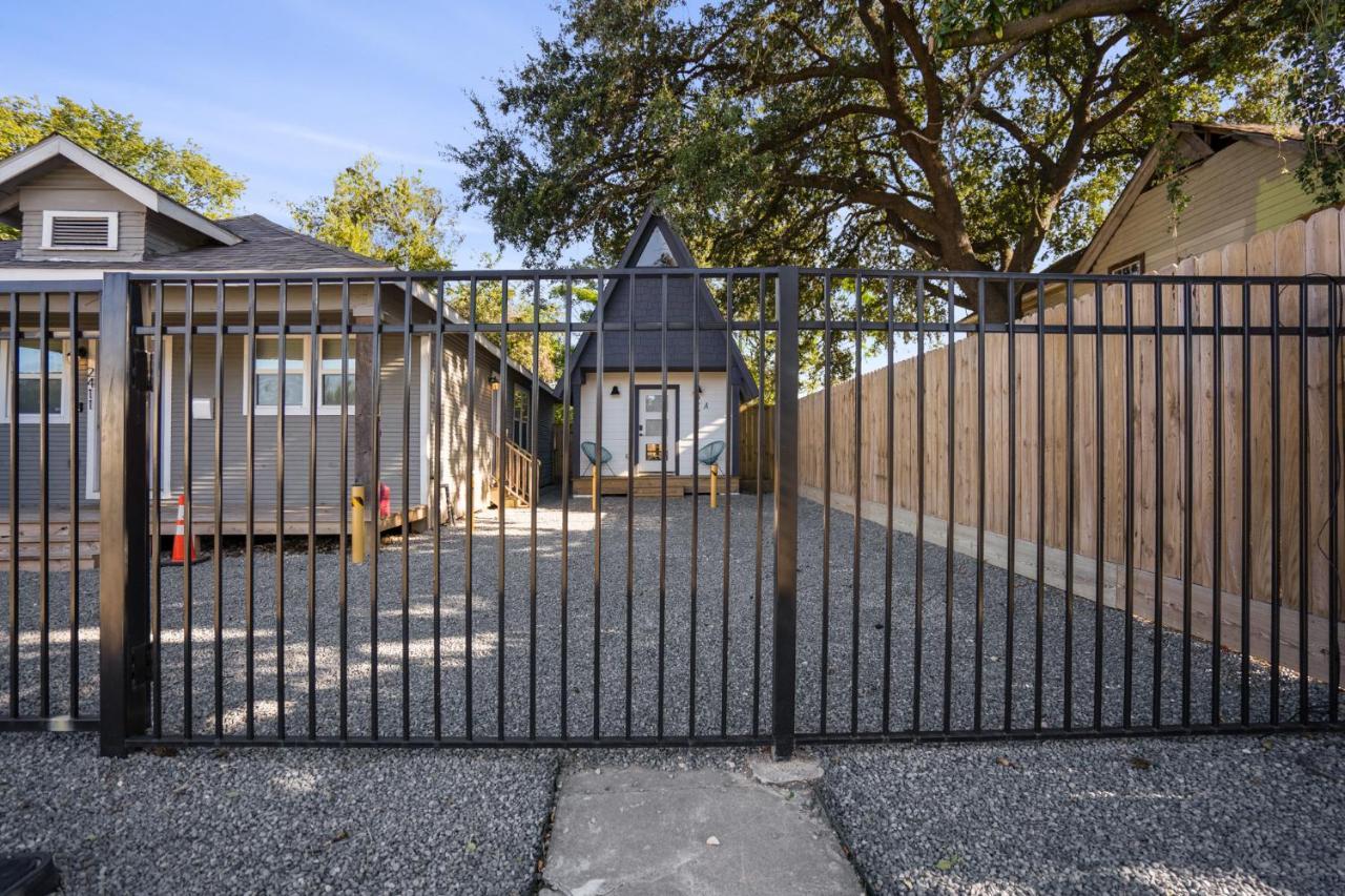 Sweet Home Alabama Street In Houston Central Exterior photo