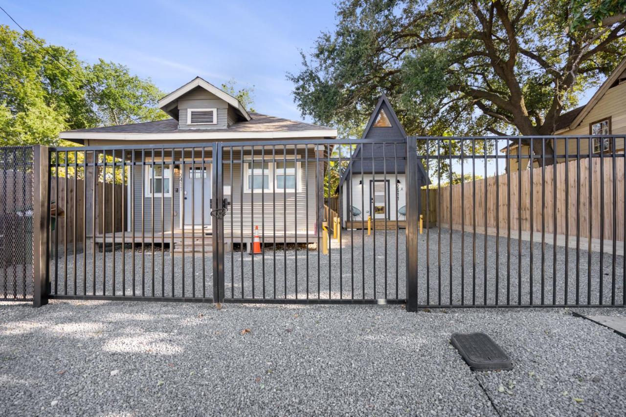 Sweet Home Alabama Street In Houston Central Exterior photo